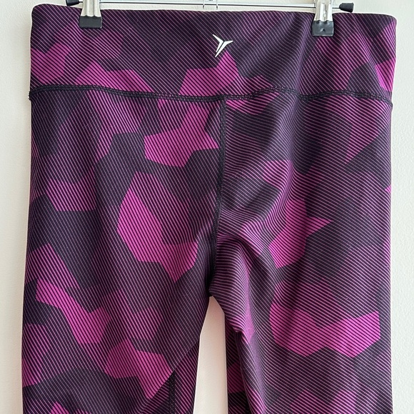 Old Navy Active Purple and Black Stripe Leggings, Size Large - Picture 9 of 13